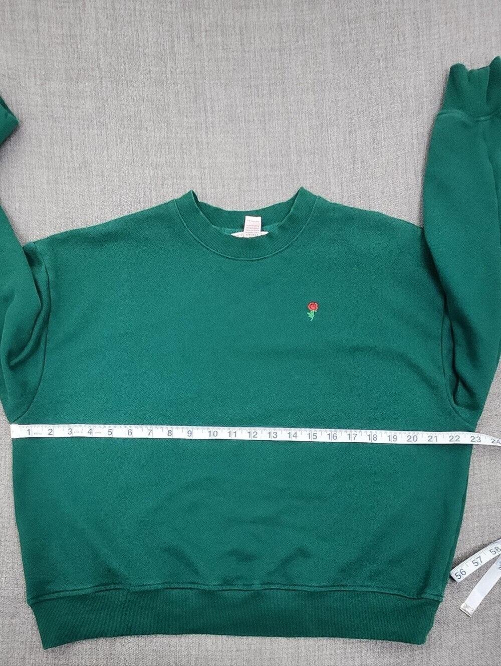 Victoria Secret Green Crewneck Embroidered Rose Logo. Medium - Picture 7 of 9